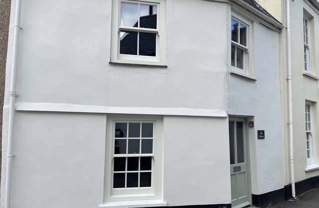 Luxury holiday cottage set in the beautiful south Cornwall village of Flushing