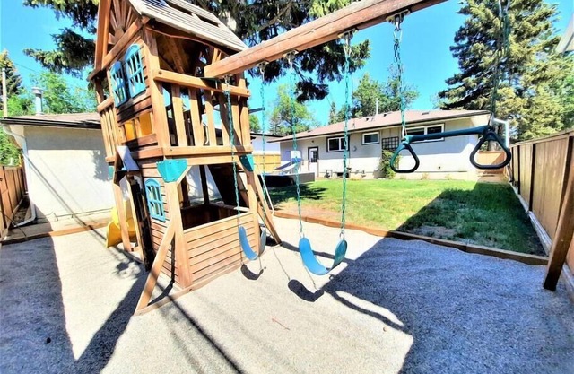 Luxury Home by North Glenmore Park