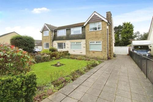 Luxury Home in Low Moor