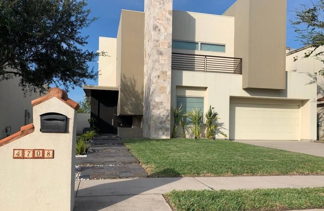 Luxury home in McAllen/Shary Area