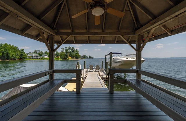 Luxury Home on Lake Murray! Pool, Dock! 5BD, 5.5Ba, The Diamond of Lake Murray!