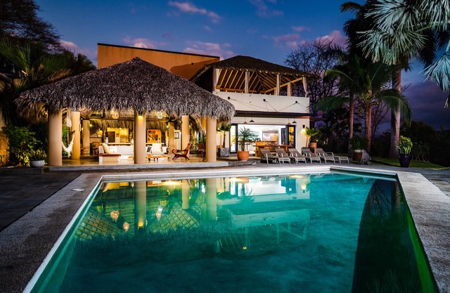 Luxury Home w/great internet and pool