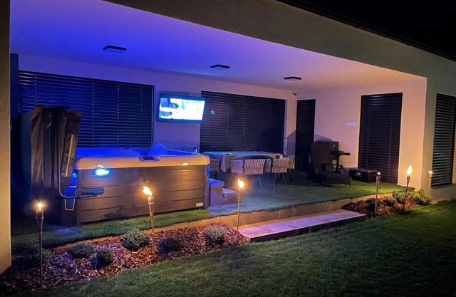 Luxury Home with Jakuzzi near Neusiedler See