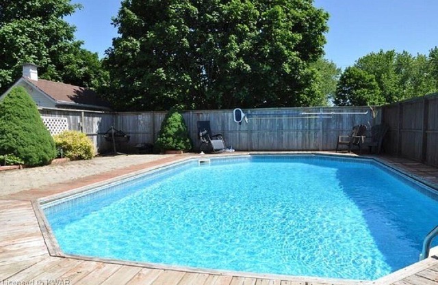 LUXURY HOME WITH POOL IN WATERLOO