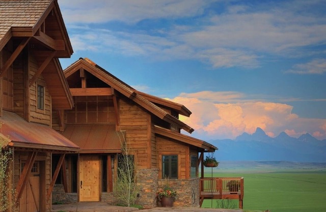 Luxury home with Stunning 4 Peak Views