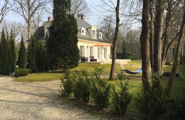 Luxury house 30 minutes from Paris and two steps from Chantilly and golf 600m
