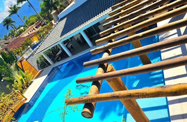 Luxury House, Boraceia Beach, Closed Condominium at 05 Km from Riviera