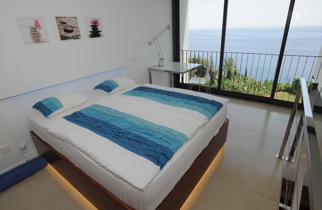 Luxury-House-Ensuite with Shower-Sea view-Casa Frangipani