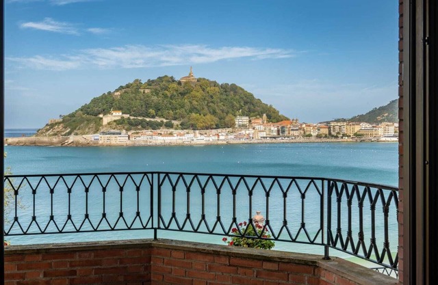 LUXURY HOUSE , MIRACONCHA 47, SAN SEBASTIAN