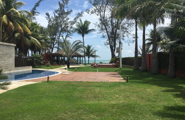 Luxury house with swimming pool on the seafront of Serrambi