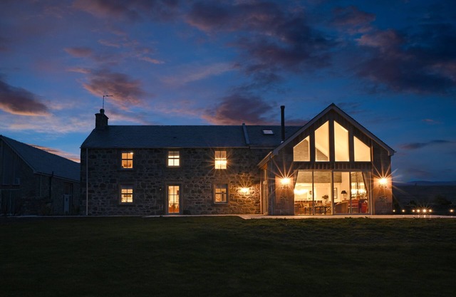Luxury hunting lodge with hot tub on stunning Scottish estate