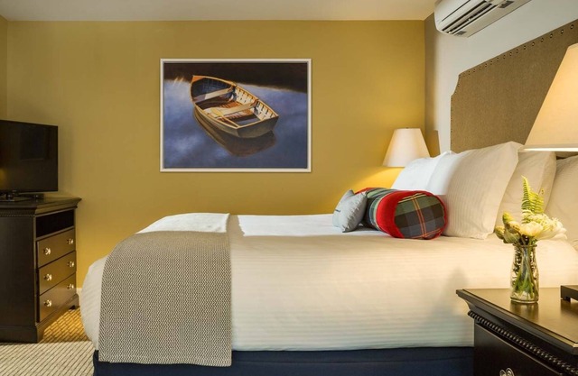 Luxury King Room with Parlor and Balcony