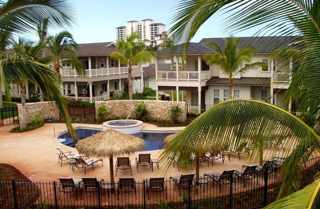 Luxury Ko'Olina Coconut Plantation Oahu, 2-Story, 5 min to beach