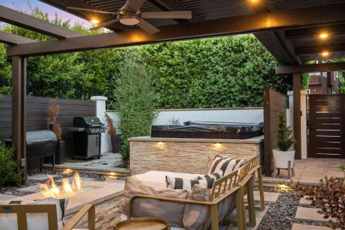 Luxury La Jolla Home with Jacuzzi