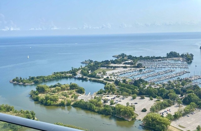 Luxury Lake View Condo | Modern 1 BD | Free Parking