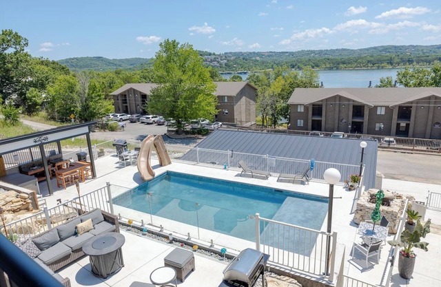 Luxury Lake Villa: Heated Pool, Hot Tub, Game Room, Stunning Lake Views! 2BD/2BA