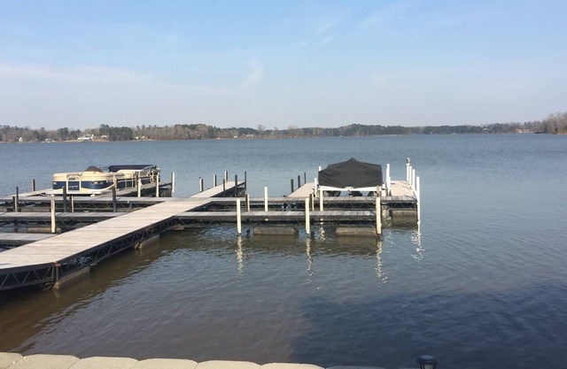 LUXURY lakefront 3 bedroom, 2 1/2 bath Townhome - LAKE GREENWOOD
