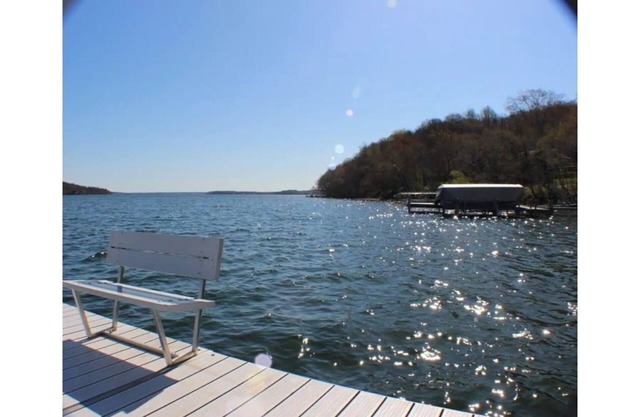 Luxury Lakefront Home, Great for Families/Groups