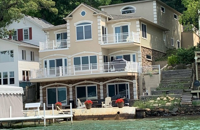 Luxury Lakefront Home on Lake James
