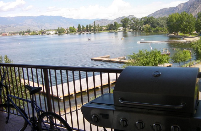 Luxury Lakefront Penthouse - Huge Balcony with Spectacular Views