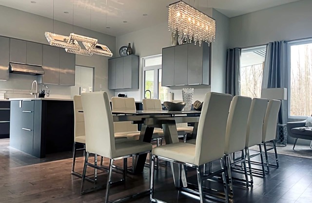 Luxury Lakehouse in Georgian Bluffs just steps from Francis Lake. .