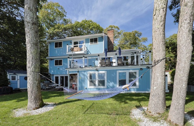 Luxury Lakeside Home - Sauna Hot Tub Boats Private Beach Steam Room