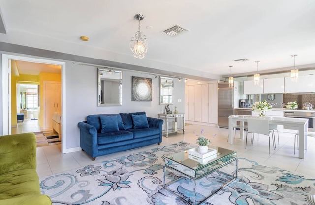 Luxury Large 1-Bedroom at Carlyle South Beach