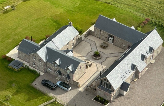 Luxury Lodge for 22 People With hot tub