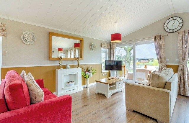 Luxury lodge ideal for a couples romantic break away with a double driveway.