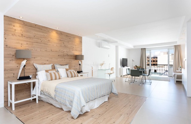 Luxury loft in the center of Arrecife. Very spacious and bright. Newly renovated!