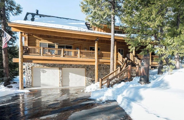 Luxury Log Cabin - 5 min to Shaver Lake & 30 min to China Peak