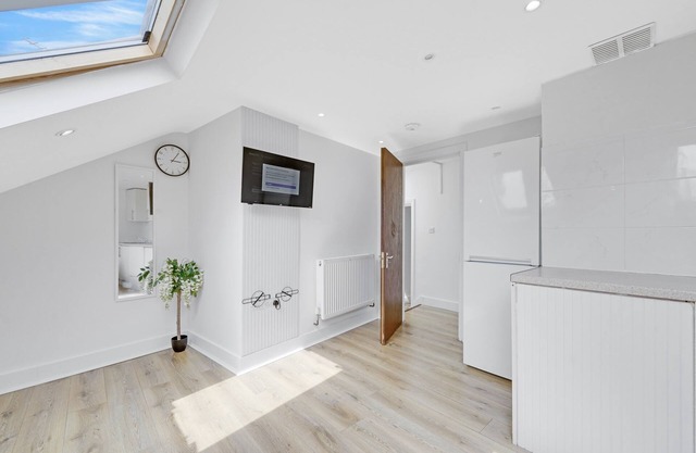 Luxury London 8 bedroom Near Excel London