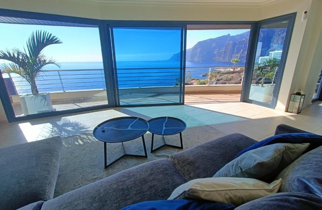 Luxury Los Gigantes Apartment