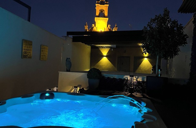 Luxury & Lovely 3 bedroom with Hot tub/Spa/Jacuzzi
