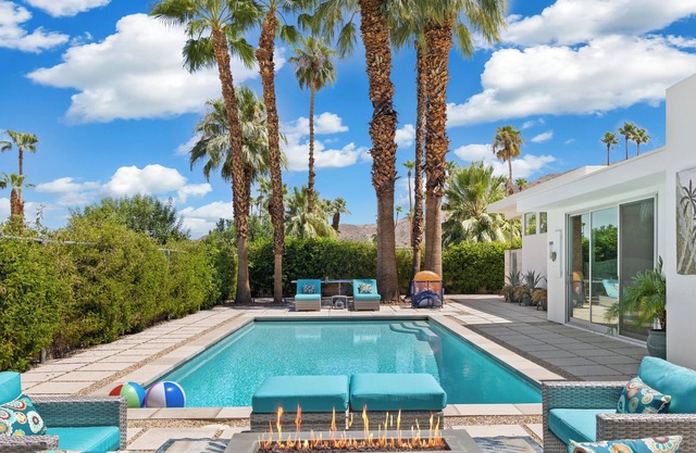 Luxury Mid Century Modern in the Heart of the Desert is waiting for you!