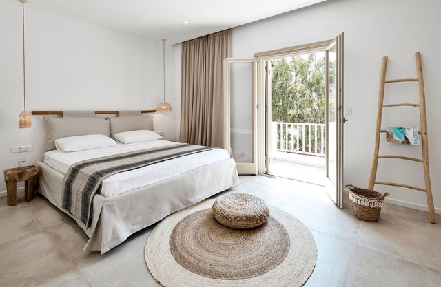 Luxury Milos Apartment | Superior Suite | 1 Bedroom | Well Furnished Interior |.