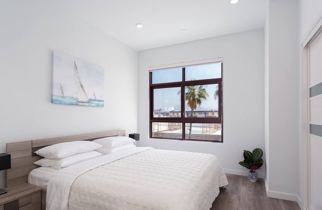 Luxury Modern 1BDR/1BA Home Close to Americana