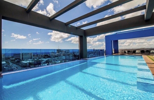 Luxury & Modern 2Bedroom 2baths Apartment with POOL Rooftop + GYM