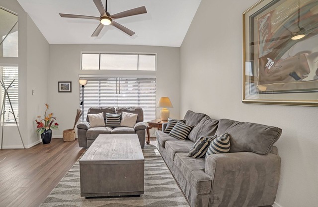Luxury modern home in a safe family neighborhood, 5 minute walk to the park