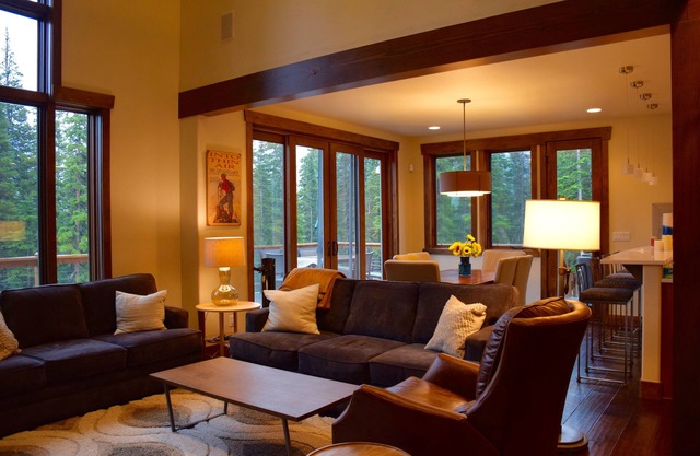 Luxury Modern House with Beautiful Mountain Views