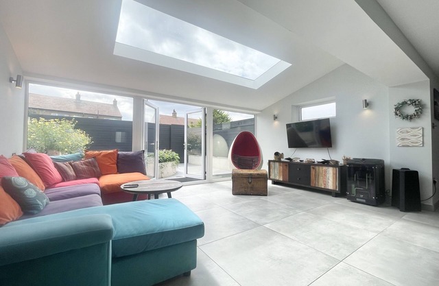 luxury modern large warm clean self catering