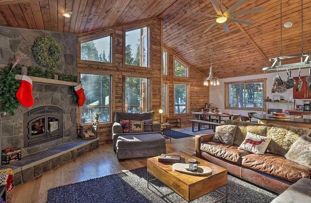 Luxury Mountain Getaway in Fairplay w/Deck!