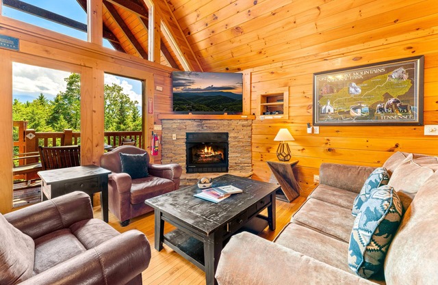 Luxury Mountain Retreat w/Breathtaking Views, Hot Tub, Hi Speed WI-FI & Games