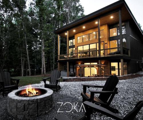 Luxury Mountain Retreat with Hot Tub Near Lake Hartwell & Clemson, SC