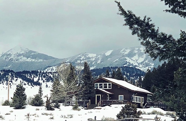 LUXURY MOUNTAIN RETREAT! Cabin at the base of the Crazy Mountains