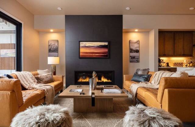 Luxury Mountain Views Downtown Bozeman