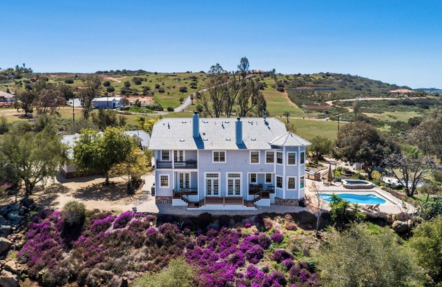 Luxury Nature Estate w/3 Homes, Salt Pool, Jacuzzi. Retreats, Intimate Weddings