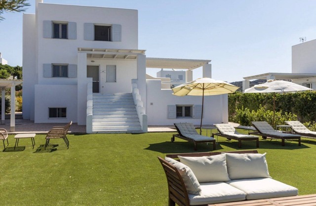 Luxury Naxos Villa | Villa Kaname | 5 Bedrooms | Spacious Outdoor Area | Pyrgaki