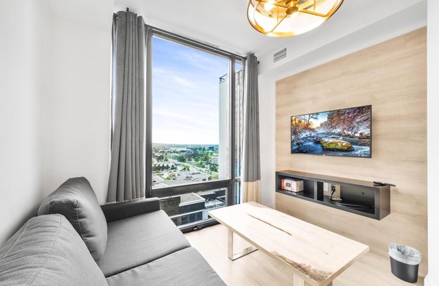 Luxury New Condo+HighRise Building+2BD+2TV+Ensuite Laundry