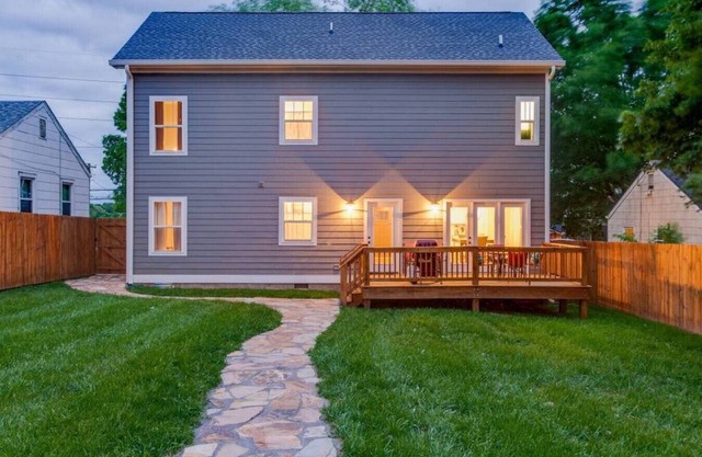 Luxury new E Nashville home blocks from 5 Points